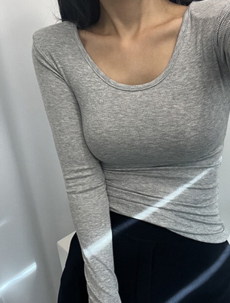 [오브르밍] 슬림 양유넥 어깨 뽕 긴팔 티셔츠
